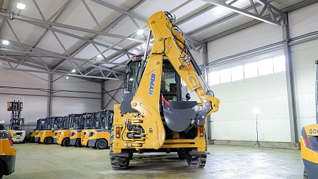 Экскаватор-погрузчик HYPER H695F арт. 10000018 низкие цены 